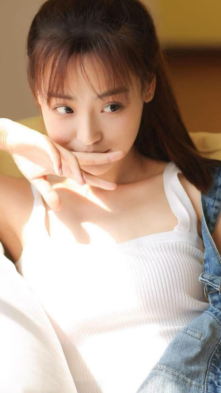 九游游戏中心官网-詹姆斯关键时刻引领湖人逆转胜利，詹姆斯在湖人首秀全场回放