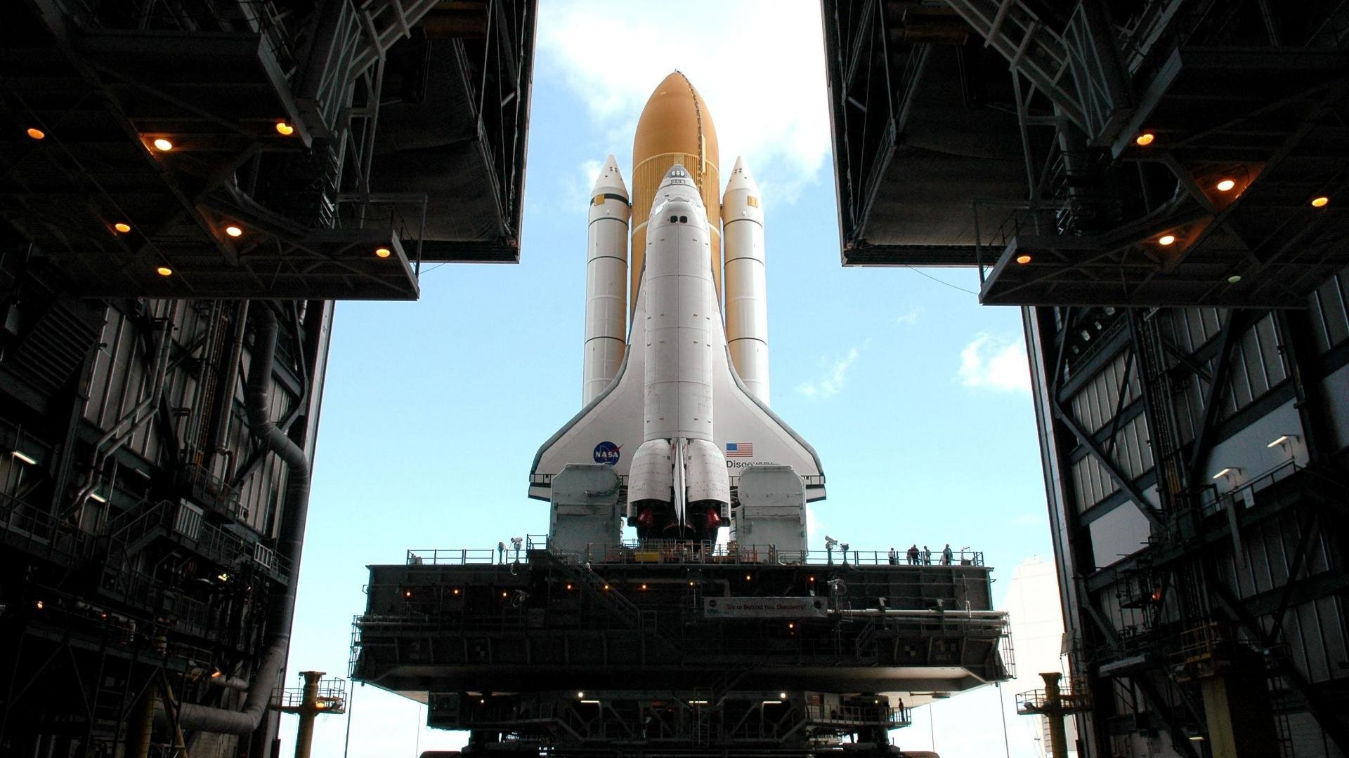 青岛黄海中场被罚下场,影响球队比赛节奏,青岛黄海队主场在哪