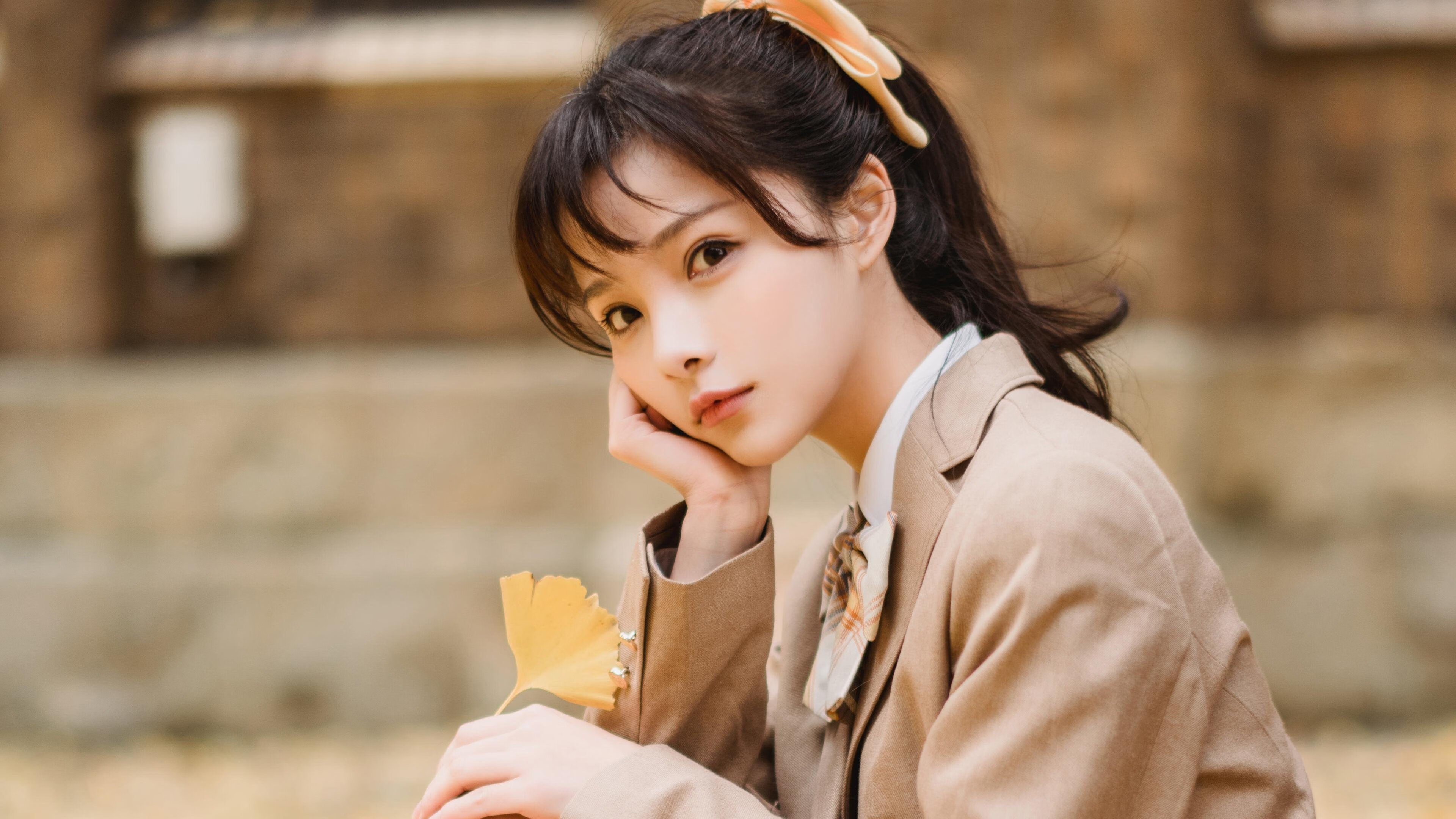 九游下载官网-国王前锋带伤训练展现不屈斗志，国王前锋带伤训练展现不屈斗志的视频